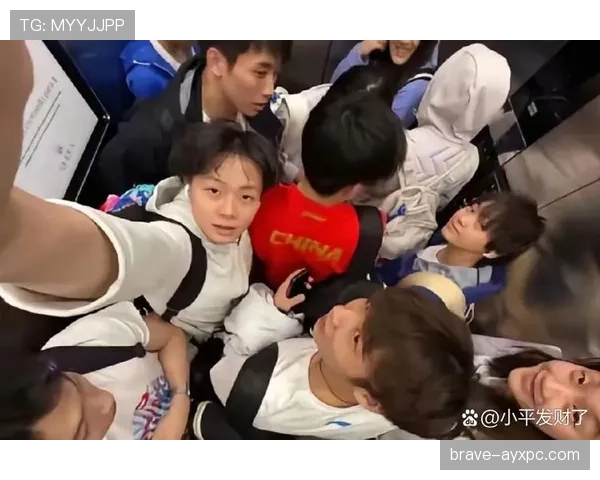陈艺文训练完直接拎爱马仕去吃人均三千的私房菜？